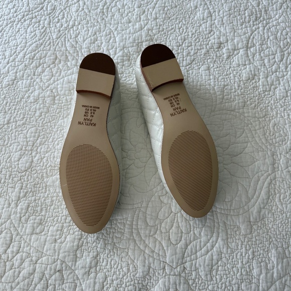 Elegant White Flats with Bow Detail - Picture 4 of 4